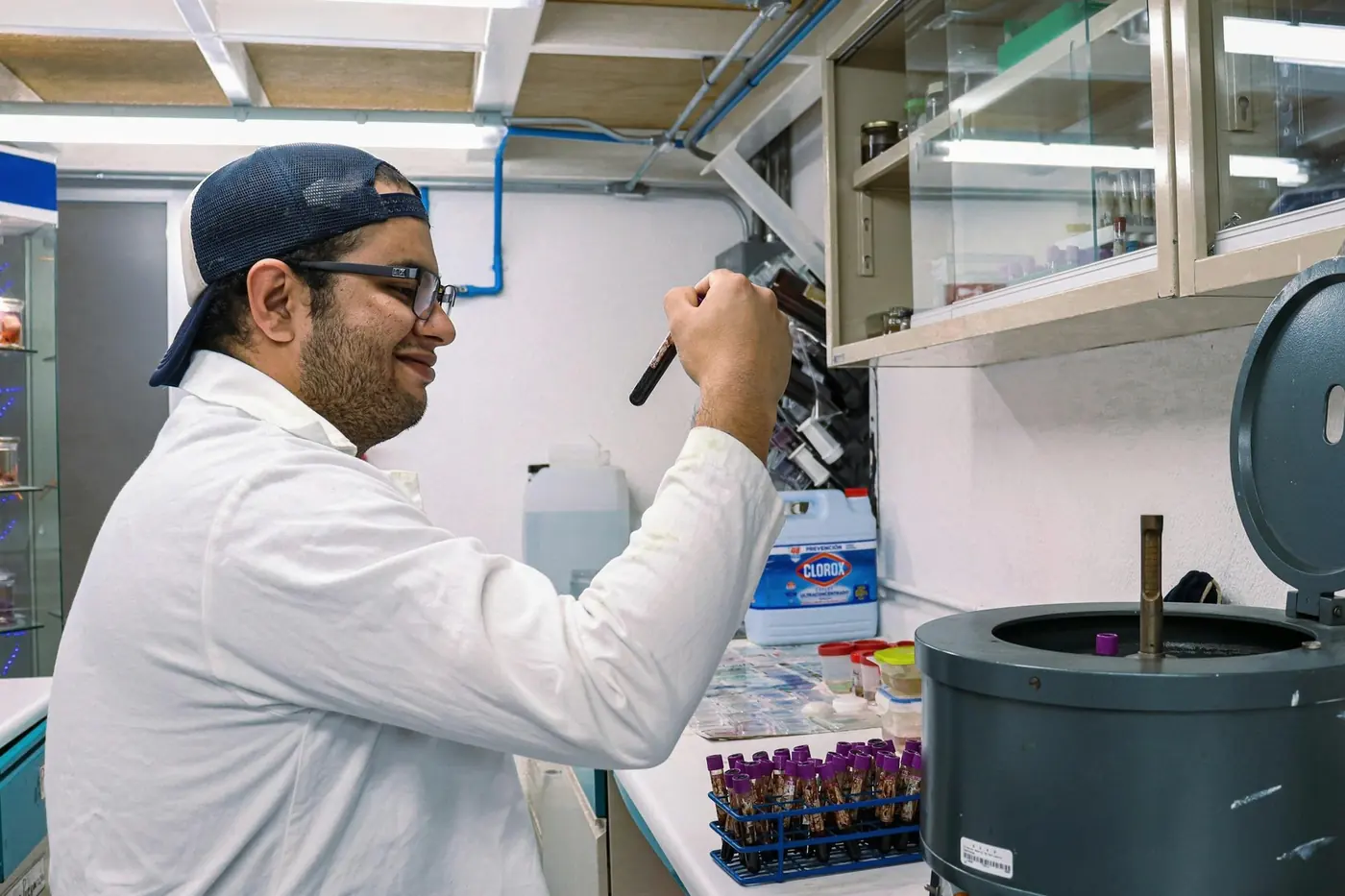 Life sciences laboratory research environment